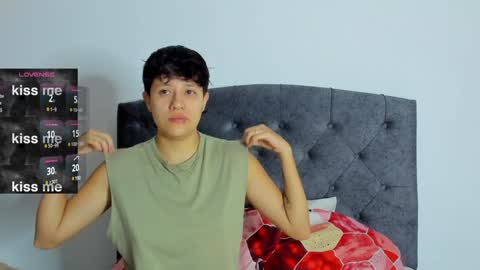 Violet and Casper online show from 27, 1, 2025