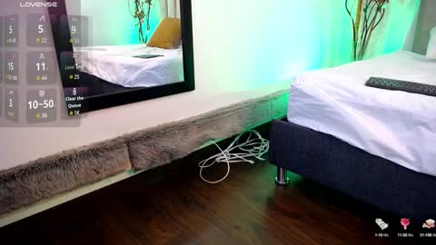 Violet Jones online show from 26, 12, 2024