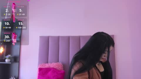 Snapshot of violet_myerrs chatting on 13, 10, 2025 violet online show from 13, 10, 2025