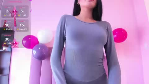 Snapshot of violet_myerrs chatting on 4, 11, 2025 violet online show from 4, 11, 2025