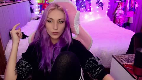 Snapshot of violet_noir_ chatting on 30, 1, 2025 Deya online show from 30, 1, 2025