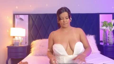 Snapshot of violet_saunders chatting on 4, 6, 2026 Violet online show from 4, 6, 2026
