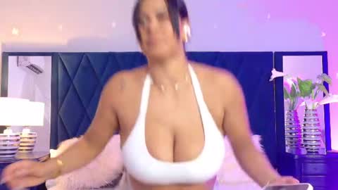 Snapshot of violet_saunders chatting on 21, 7, 2026 Violet online show from 21, 7, 2026