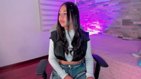Snapshot of violet_spencer chatting on 5, 12, 2024 Violeta online show from 5, 12, 2024