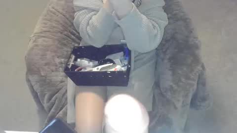 violet_winter97 online show from 24, 12, 2024