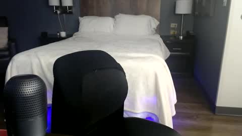 violet_winter97 online show from 16, 3, 2026