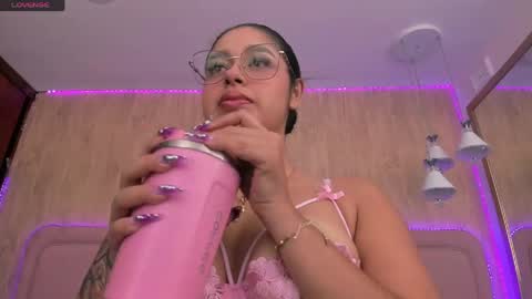 Snapshot of violeta_garcia chatting on 15, 4, 2026 Violeta Garcia online show from 15, 4, 2026