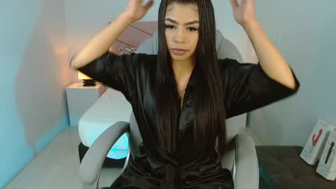 Violeta leon online show from 18, 1, 2025