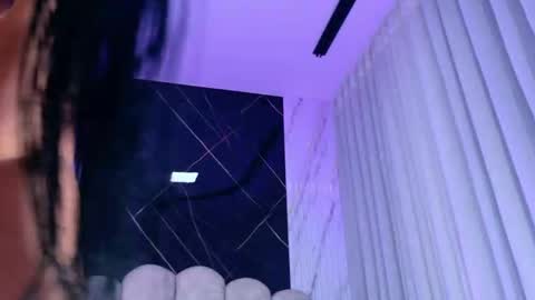 Snapshot of violeta_london chatting on 8, 6, 2026 violeta london online show from 8, 6, 2026