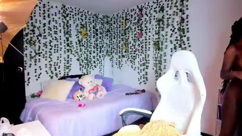 Snapshot of violeta_milleer chatting on 6, 12, 2024 Violeta online show from 6, 12, 2024