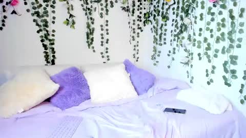 Snapshot of violeta_milleer chatting on 6, 2, 2025 Violeta online show from 6, 2, 2025