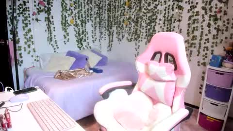 Snapshot of violeta_milleer chatting on 18, 11, 2025 Violeta online show from 18, 11, 2025