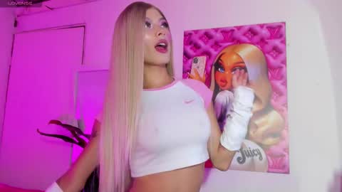 Snapshot of violeta_prince chatting on 18, 10, 2025 Violeta Princess Please help me with your thumbs up its important online show from 18, 10, 2025