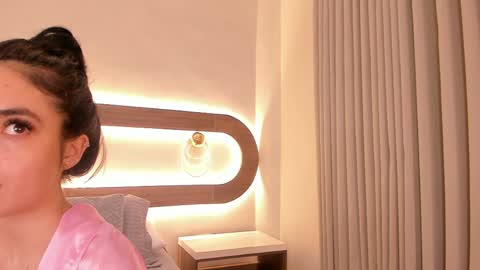 Snapshot of violeta_sum chatting on 26, 4, 2026 Violeta Sum online show from 26, 4, 2026