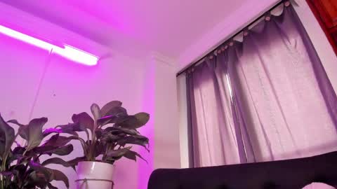 Snapshot of violetarainn chatting on 19, 5, 2026 Violeta online show from 19, 5, 2026