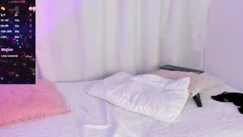 Snapshot of violetasotter chatting on 8, 3, 2025 Violeta online show from 8, 3, 2025