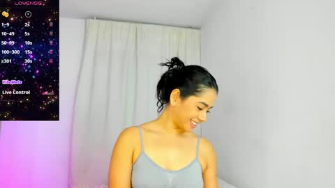 Snapshot of violetasotter chatting on 6, 6, 2026 Violeta online show from 6, 6, 2026