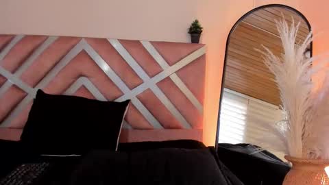 Snapshot of violetcollins_ chatting on 3, 12, 2025 Call me Violet online show from 3, 12, 2025