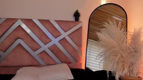 Snapshot of violetcollins_ chatting on 5, 12, 2025 Call me Violet online show from 5, 12, 2025