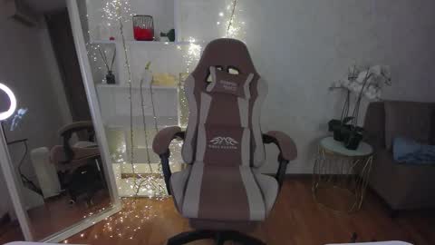 Violet online show from 18, 10, 2025