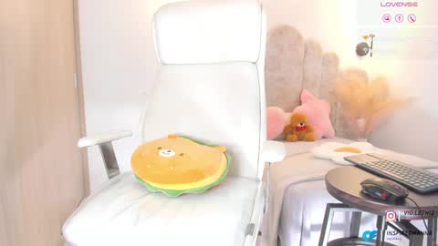 Snapshot of violeth___ chatting on 1, 2, 2025 violeth___ online show from 1, 2, 2025