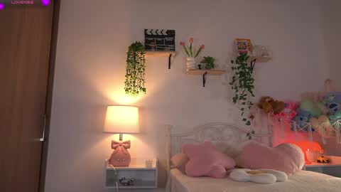 Snapshot of violeth___ chatting on 11, 5, 2026 violeth___ online show from 11, 5, 2026