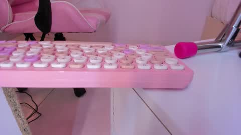 Violeth Hill online show from 9, 11, 2025