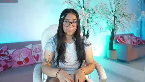 Snapshot of violetjonesx chatting on 4, 7, 2026 violetjonesx online show from 4, 7, 2026