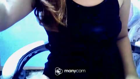 Livia help get 100 likes online show from 15, 10, 2025