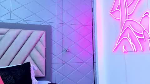 Violet Rousse online show from 29, 1, 2025