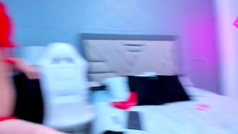 Violet Rousse online show from 7, 2, 2025