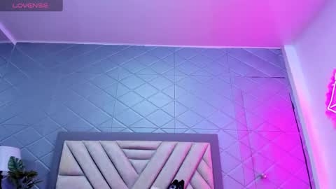 Violet Rousse online show from 18, 2, 2025