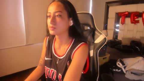 violetskinny online show from 23, 2, 2025