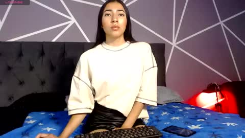 Snapshot of violett1126 chatting on 16, 4, 2026 1126 online show from 16, 4, 2026