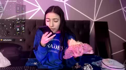 Snapshot of violett1126 chatting on 7, 5, 2026 1126 online show from 7, 5, 2026