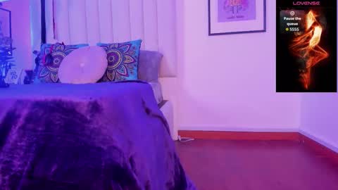 Snapshot of violett__sinclair1 chatting on 14, 10, 2025 Violett online show from 14, 10, 2025