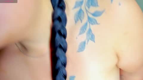 Snapshot of violett_cinnamon chatting on 28, 7, 2026 Violeta online show from 28, 7, 2026