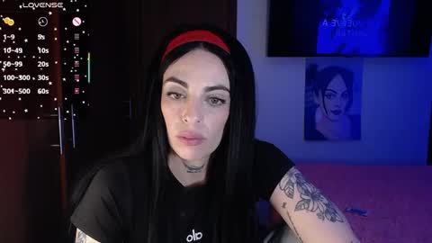 violett  Independent model online show from 3, 12, 2025