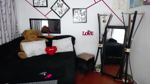 Snapshot of violetta_afrodita chatting on 7, 10, 2025 violetta_afrodita online show from 7, 10, 2025