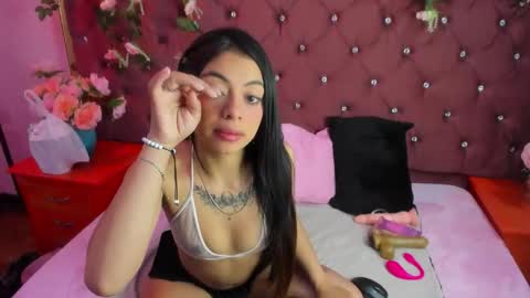 Snapshot of violetta_rousse_ chatting on 29, 10, 2025 Violetta Rousse online show from 29, 10, 2025