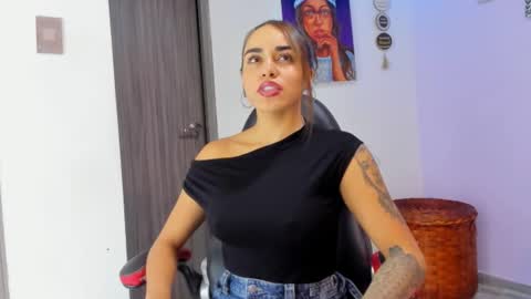 Snapshot of violettaa__ chatting on 25, 11, 2025 Violetta online show from 25, 11, 2025