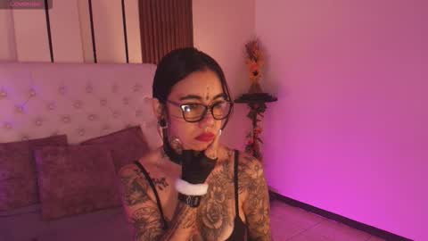 Snapshot of violettaalemida chatting on 14, 1, 2026 violettaalemida online show from 14, 1, 2026