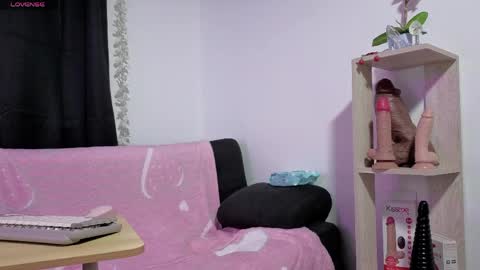 violettaarojass online show from 9, 4, 2026