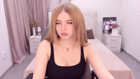 Snapshot of violettaotis chatting on 12, 12, 2024 ViolettaOtis online show from 12, 12, 2024