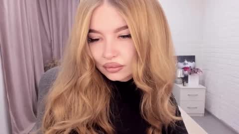 Snapshot of violettaotis chatting on 14, 12, 2024 ViolettaOtis online show from 14, 12, 2024