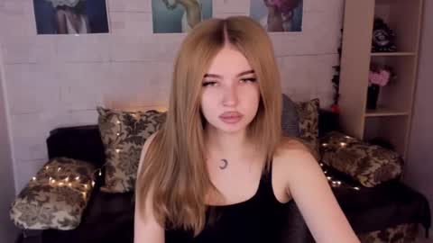 Snapshot of violettaotis chatting on 16, 12, 2024 ViolettaOtis online show from 16, 12, 2024