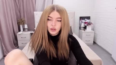 Snapshot of violettaotis chatting on 21, 12, 2024 ViolettaOtis online show from 21, 12, 2024