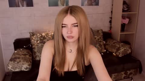 Snapshot of violettaotis chatting on 23, 12, 2024 ViolettaOtis online show from 23, 12, 2024