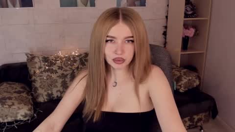 Snapshot of violettaotis chatting on 28, 12, 2024 ViolettaOtis online show from 28, 12, 2024