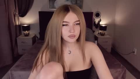 Snapshot of violettaotis chatting on 22, 1, 2025 ViolettaOtis online show from 22, 1, 2025